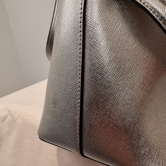 NWT Kate Spade Medium Dome Crossbody Bag Silver Leather NEW - Picture 5 of 10